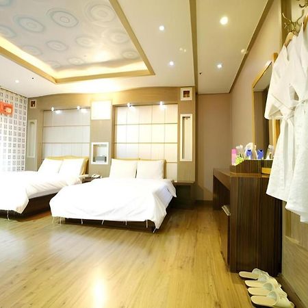 Hotel Head-One Uijeongbu Exterior photo
