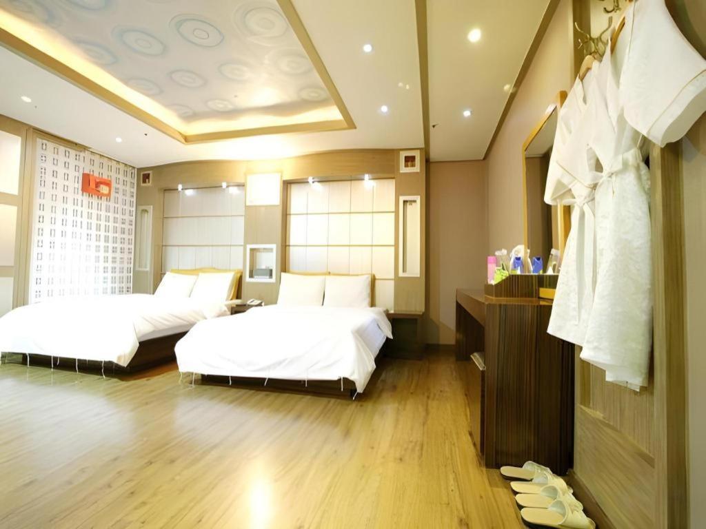 Hotel Head-One Uijeongbu Exterior photo