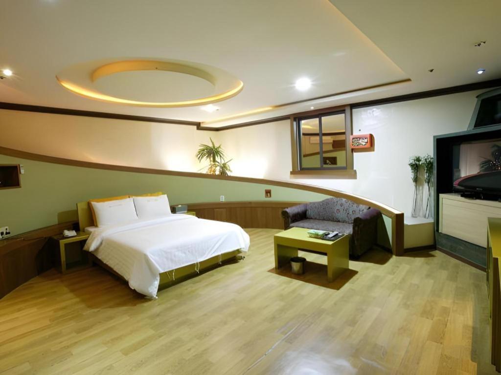Hotel Head-One Uijeongbu Exterior photo