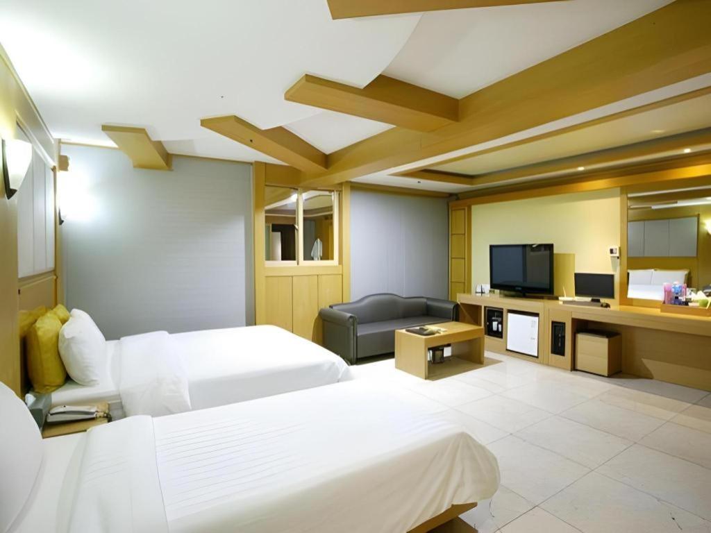 Hotel Head-One Uijeongbu Exterior photo