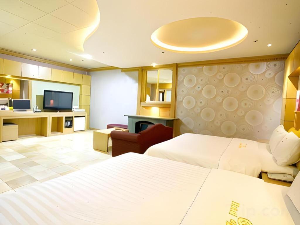 Hotel Head-One Uijeongbu Exterior photo