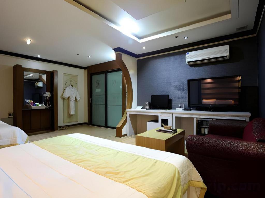 Hotel Head-One Uijeongbu Exterior photo