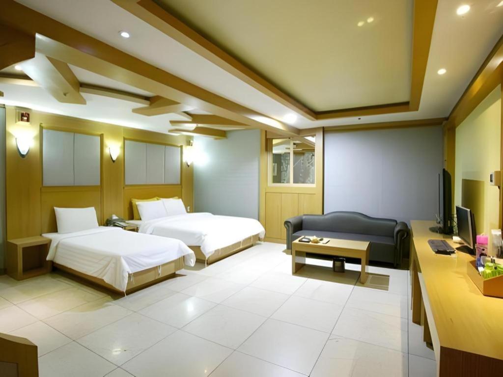 Hotel Head-One Uijeongbu Exterior photo