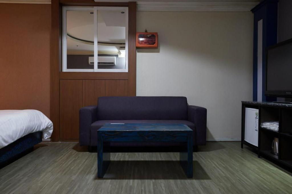 Hotel Head-One Uijeongbu Exterior photo