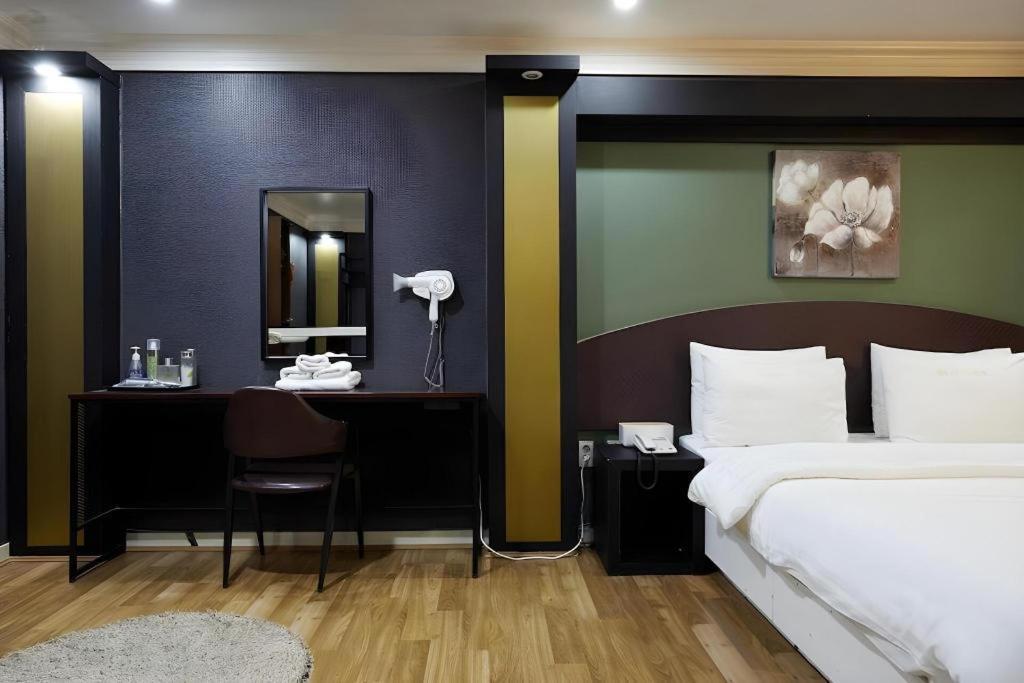 Hotel Head-One Uijeongbu Exterior photo