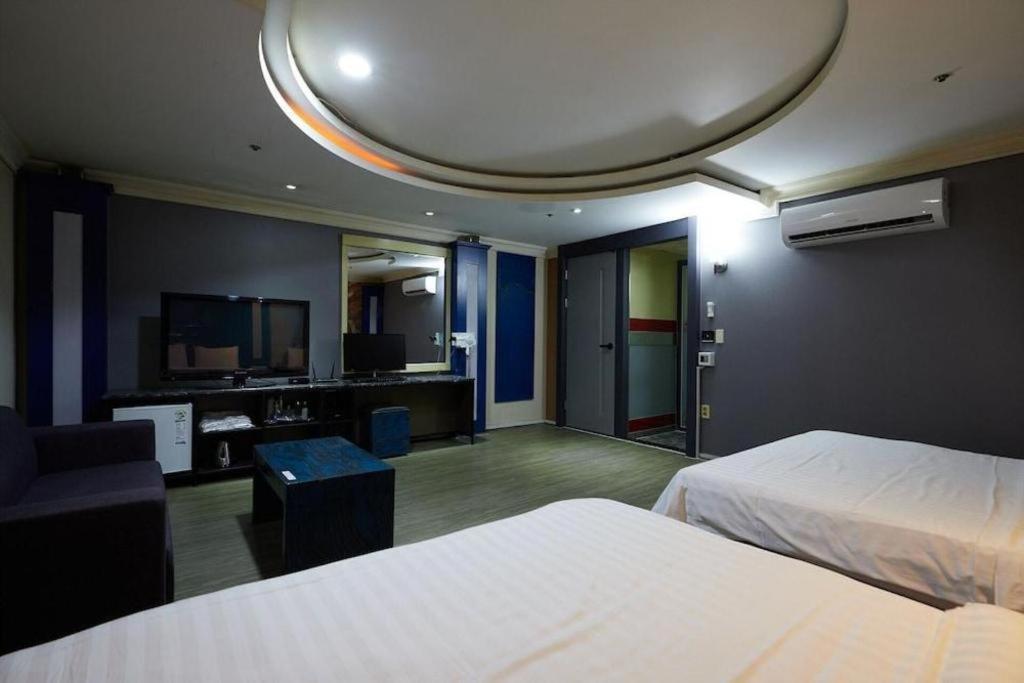 Hotel Head-One Uijeongbu Exterior photo