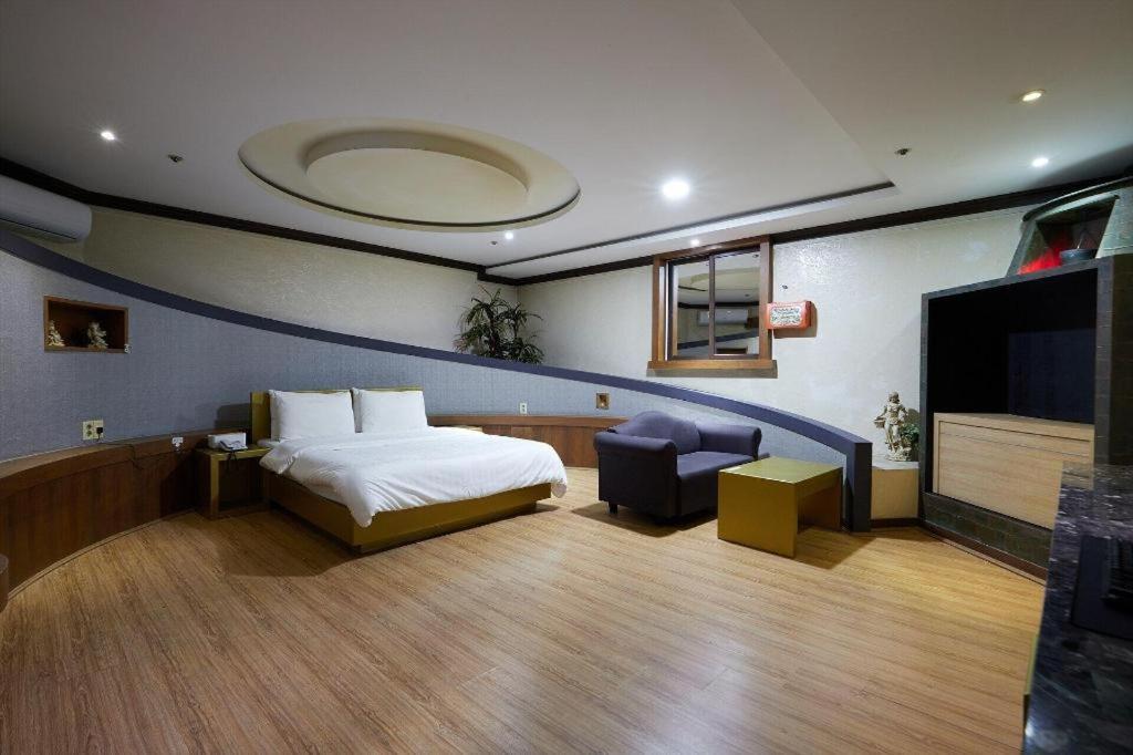 Hotel Head-One Uijeongbu Exterior photo